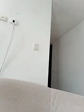 lyss muller online show from April 19, 2026, 4:28 pm