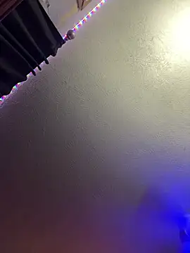 Tupapi696969q online show from June 5, 2026, 3:24 am