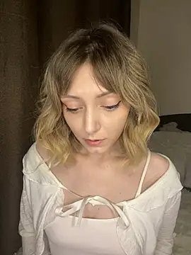 Leecey online show from April 29, 2026, 12:05 am