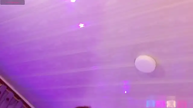 ZAYRA TAY online show from March 5, 2026, 11:50 am