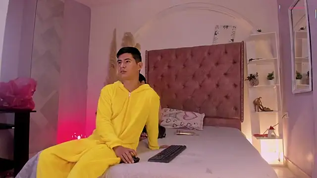 Snapshot of ROUS_AND_ARLEY chatting on February 5, 2026, 12:21 pm ROUS AND ARLEY online show from February 5, 2026, 12:21 pm