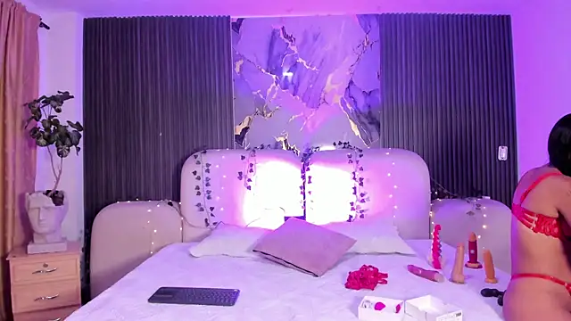 Snapshot of JazminRusso_ chatting on April 17, 2026, 4:48 am JazminRusso online show from April 17, 2026, 4:48 am