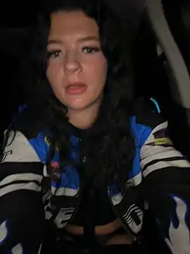 NaughtyGirlMia  online show from February 1, 2026, 9:13 pm