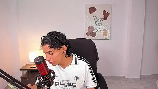 paisa hotx online show from February 8, 2026, 10:57 pm