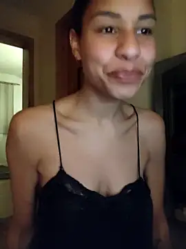 Snapshot of YaraEstelle chatting on March 3, 2026, 8:04 pm YaraEstelle online show from March 3, 2026, 8:04 pm