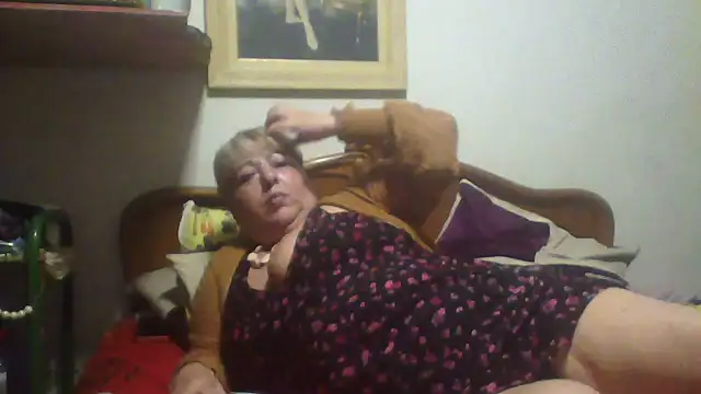 Snapshot of bialoba7 chatting on July 5, 2026, 10:39 pm bialoba7 online show from July 5, 2026, 10:39 pm