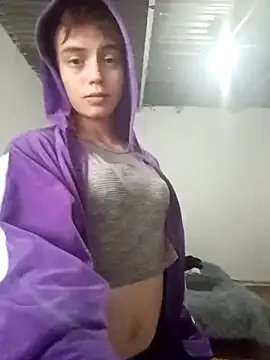 Snapshot of Brenda_Tina699 chatting on February 10, 2026, 10:14 pm Brenda Tina699 online show from February 10, 2026, 10:14 pm