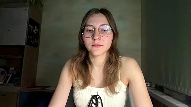 Snapshot of Miaaa_Moon chatting on July 7, 2026, 7:07 pm Miaaa Moon online show from July 7, 2026, 7:07 pm