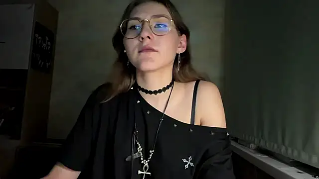 Snapshot of Miaaa_Moon chatting on July 16, 2026, 8:15 pm Miaaa Moon online show from July 16, 2026, 8:15 pm