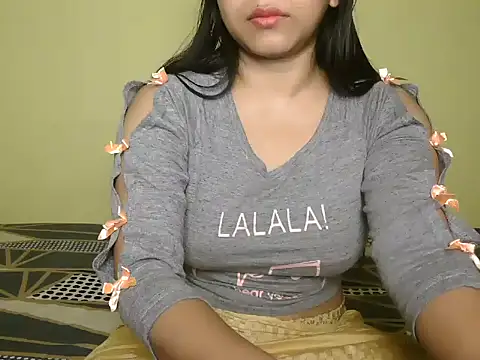 Snapshot of Ishaa_03 chatting on February 7, 2026, 12:20 pm Ishaa 03 online show from February 7, 2026, 12:20 pm