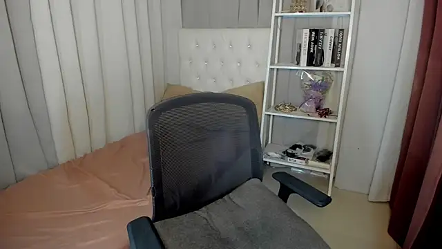 urtwinkjoshx online show from February 22, 2026, 4:35 am