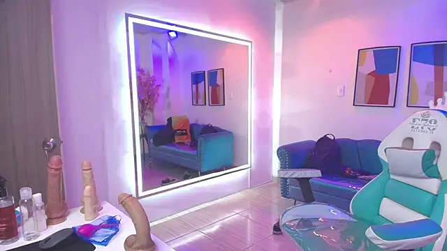 Madame scarlett online show from April 15, 2026, 11:39 am