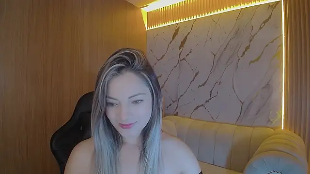 Snapshot of sofia_nova_tf chatting on February 11, 2026, 1:38 pm sofia nova tf online show from February 11, 2026, 1:38 pm