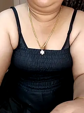 silk rose05 online show from April 15, 2026, 10:43 pm