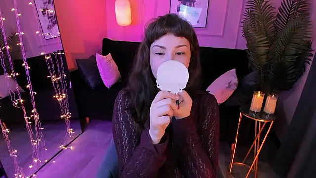 Snapshot of Maykinkya chatting on February 3, 2026, 2:44 pm Maykinkya online show from February 3, 2026, 2:44 pm