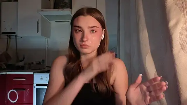 LissaBliss online show from May 15, 2026, 4:14 pm
