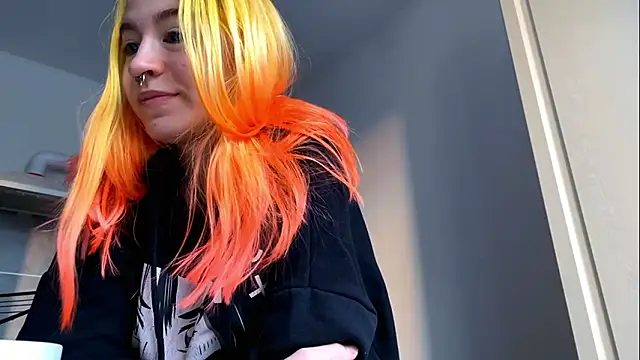 Snapshot of EmilyHein chatting on February 14, 2026, 6:10 am EmilyHein online show from February 14, 2026, 6:10 am