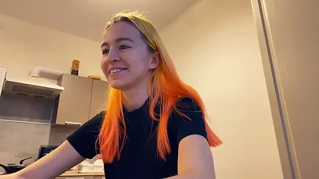 Snapshot of EmilyHein chatting on February 25, 2026, 3:21 pm EmilyHein online show from February 25, 2026, 3:21 pm