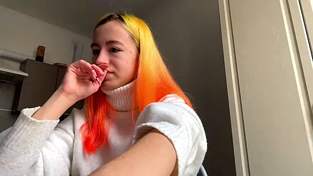 Snapshot of EmilyHein chatting on March 2, 2026, 6:14 am EmilyHein online show from March 2, 2026, 6:14 am