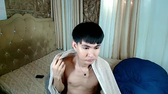 xlovercutietwink online show from February 3, 2026, 2:53 am