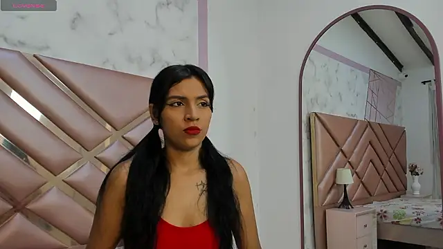 LauraRoot online show from February 5, 2026, 11:48 am