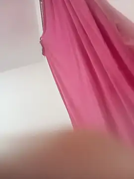 Yasminfachini online show from February 18, 2026, 6:09 am