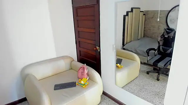 Philipp-Jones online show from February 25, 2026, 1:21 pm