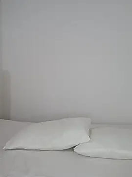 Snapshot of Maria_x_Alejandra chatting on February 25, 2026, 6:39 pm Maria x Alejandra online show from February 25, 2026, 6:39 pm