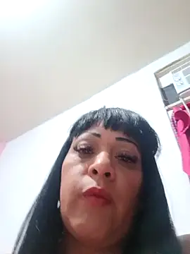 Snapshot of SabrinaColin chatting on May 17, 2026, 11:12 pm SabrinaColin online show from May 17, 2026, 11:12 pm