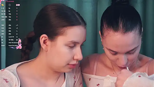 ZofiaSoshnik online show from April 2, 2026, 8:01 am