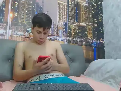 santiago xxxcol online show from April 17, 2026, 11:08 pm