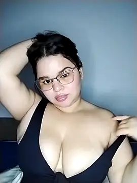 SamanthaStonee online show from April 3, 2026, 3:15 am