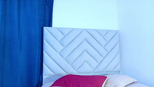 AnaisDream  online show from February 5, 2026, 10:53 am