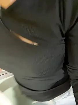 Snapshot of susin-beo chatting on February 1, 2026, 8:46 am susin-beo online show from February 1, 2026, 8:46 am