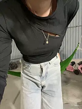 Snapshot of susin-beo chatting on February 5, 2026, 1:49 pm susin-beo online show from February 5, 2026, 1:49 pm