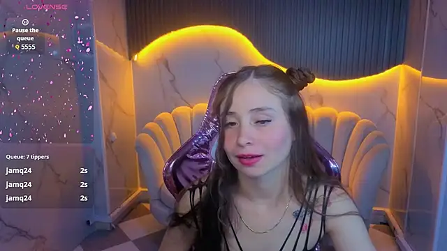 Ariana18 b online show from July 1, 2026, 1:13 pm