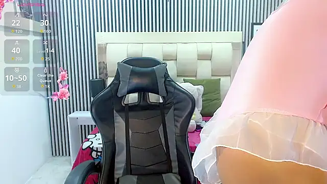 Snapshot of Sophia_Valentina chatting on February 19, 2026, 12:56 pm Sophia Valentina online show from February 19, 2026, 12:56 pm