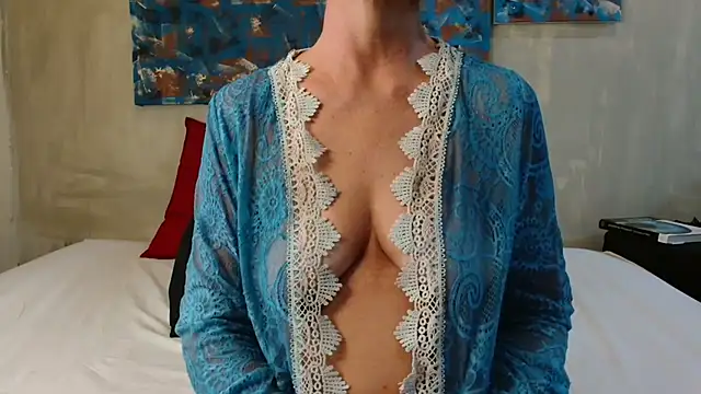 AyvaCarter online show from April 10, 2026, 9:14 am