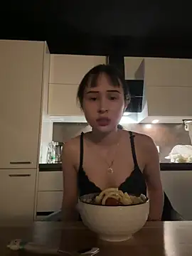 Snapshot of Just-Lilly chatting on February 2, 2026, 9:24 pm Just-Lilly online show from February 2, 2026, 9:24 pm