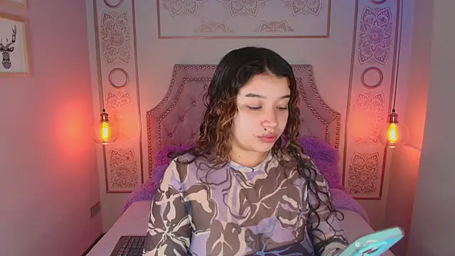 Snapshot of Honny_Blaice_ chatting on February 23, 2026, 12:02 pm Honny Blaice online show from February 23, 2026, 12:02 pm