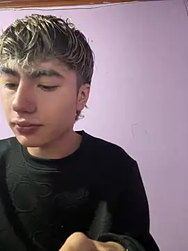 AlexanderCollman2 online show from April 8, 2026, 2:11 am