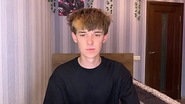 Sweet Dude online show from July 28, 2026, 5:34 pm