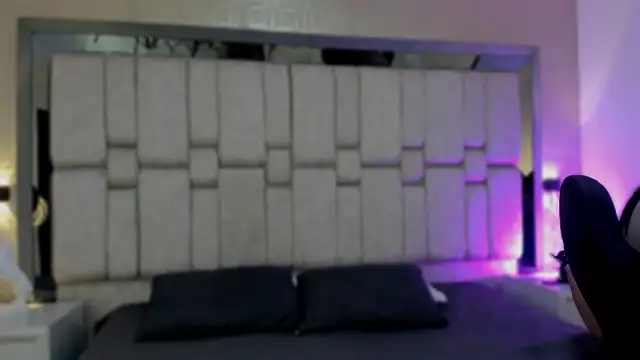 ValeryCooper18 online show from February 3, 2026, 8:03 pm