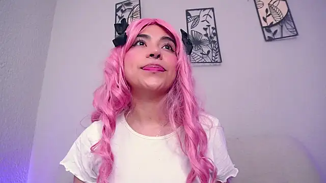 Snapshot of loveegirll1 chatting on March 1, 2026, 3:19 am loveegirll1 online show from March 1, 2026, 3:19 am