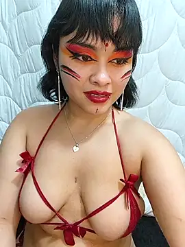 Snapshot of zoe_love18 chatting on April 22, 2026, 5:21 am zoe love18 online show from April 22, 2026, 5:21 am