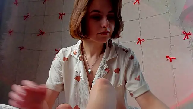 Snapshot of VelvetCaress chatting on February 9, 2026, 9:24 am VelvetCaress online show from February 9, 2026, 9:24 am