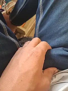 hot---boy1 online show from March 15, 2026, 4:18 am