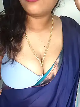 Snapshot of Chinnima143 chatting on February 2, 2026, 3:49 am Chinnima143 online show from February 2, 2026, 3:49 am