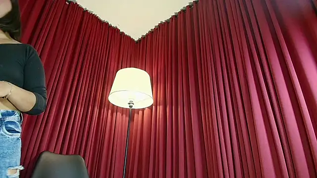 Sharlotte  1 online show from March 7, 2026, 11:40 am