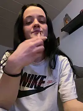 Snapshot of LeonieClaire chatting on February 9, 2026, 9:30 pm LeonieClaire online show from February 9, 2026, 9:30 pm